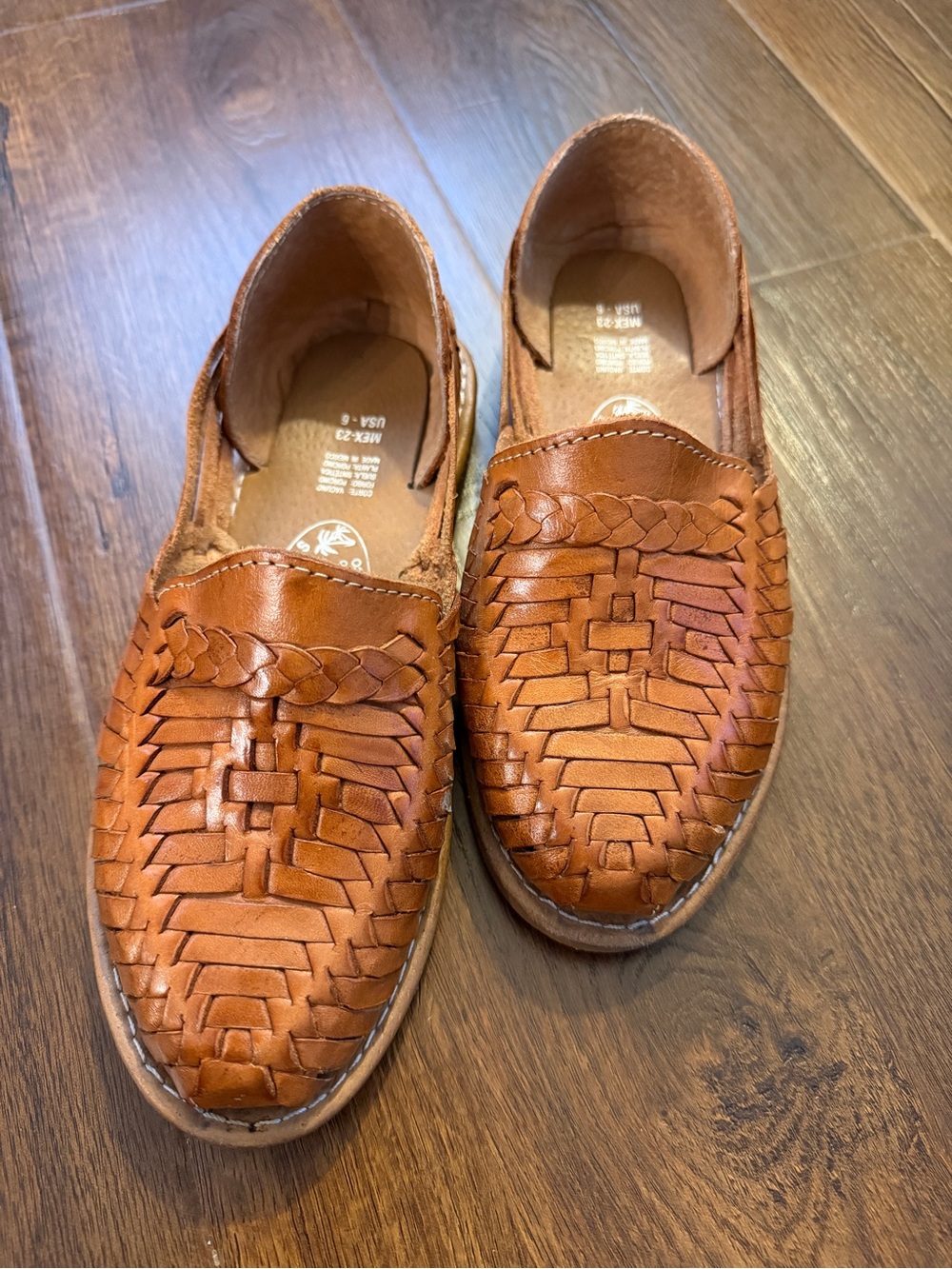 Artesanias Silva Leather Woven Slip-On Huaraches in Cognac Brown Size 6